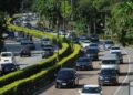 KESESAKAN sering berlaku di Jalan Tun Razak di Taman Tasek, Johor Bahru terutamanya pada waktu pagi dan petang. - UTUSAN/RAJA JAAFAR ALI