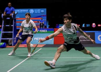 Aksi pasangan beregu campuran negara, Chen Tang Jie-Toh Ee Wei ketika menentang pasangan Taiwan, Ming Che Lu dan Hung En Tzu pada Kejohanan Badminton Terbuka Malaysia 2025, semalam.