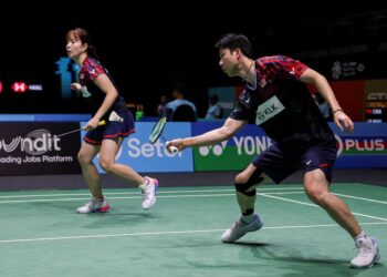 GOH Soon Huat-Shevon Lai menewaskan pasangan Jepun, Yuta Watanabe-Maya Taguchi, 21-10, 19-21, 21-16 pada aksi pusingan kedua Terbuka India 2025 di Stadium Tertutup KD Jadhav, New Delhi, hari ini.