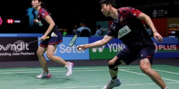 GOH Soon Huat-Shevon Lai menewaskan pasangan Jepun, Yuta Watanabe-Maya Taguchi, 21-10, 19-21, 21-16 pada aksi pusingan kedua Terbuka India 2025 di Stadium Tertutup KD Jadhav, New Delhi, hari ini.