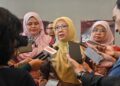 ZALIHA Mustafa ketika ditemui pemberita pada Sesi Temu Rapat Dr. Zaliha Bersama Persatuan, Wakil Masyarakat & Organisasi Berkaitan Warga Emas Wilayah Persekutuan Kuala Lumpur di Institut Latihan DBKL Bandar Tun Razak di sini hari ini.-UTUSAN/SYAKIR RADIN