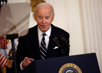 PRESIDEN AS, Joe Biden berucap pada acara mewujudkan Monumen Nasional Chuckwalla dan Monumen Nasional Sattitla Highlands di Bilik Timur di Rumah Putih di Washington DC, kelmarin.- AFP