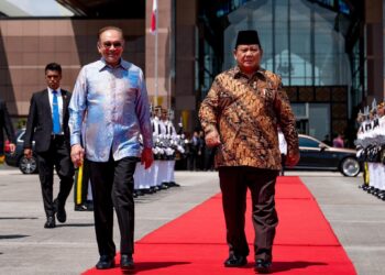 ANWAR dan Prabowo mengadakan perbincangan secara tertutup melibatkan isu kepentingan dua negara antara Malaysia dan Indonsia.