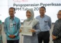 FADHLINA Sidek menunjukkan pelaksanaan SPM 2024 pada sidang akhbar Pengoperasian Peperiksaan SPM Tahun 2024 di Kementerian Pendidikan di Putrajaya.-UTUSAN/FAISOL MUSTAFA