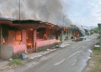 Sebanyak 13 rumah terbakar dalam kebakaran di Kampung Keda, Tanjung Dawai di Sungai Petani.