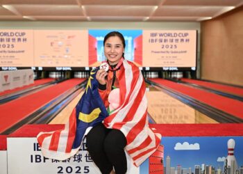 NATASHA Roslan melengkapkan kejohanan berganda berprestij dengan memenangi Piala Dunia dan Kejohanan Dunia.- IHSAN KONGRES TENPIN BOLING MALAYSIA