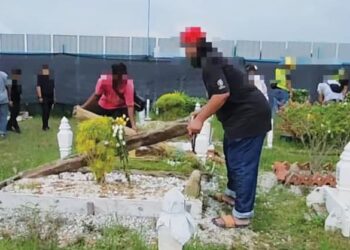 ANTARA kepuk kubur yang dialihkan di Tanah Perkuburan Islam Selat Klang, di Klang, Selangor, semalam.