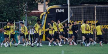 Pada masa ini enam pemain warisan baharu dikatakan akan mengisi posisi kritikal dalam skuad Harimau Malaya. - UTUSAN/SHIDDIEQIIN ZON