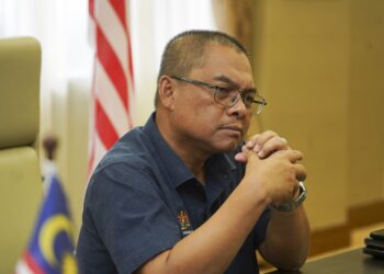 Timbalan Menteri Pendidikan Tinggi (KPT), Datuk Mustapha Sakmud.

GAMBAR : FAISOL MUSTAFA
PEMBERITA : FADLI (MINGGUAN)