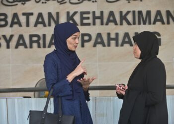 ZAHNITA Wilson hadir ke Mahkamah Tinggi Syariah Negeri Pahang, Kuantan bagi sebutan semula kes hak penjagaan anak. - UTUSAN/SHEIKH AHMAD RAZIF