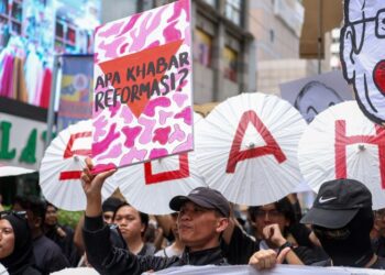 PESERTA Himpunan Rakyat Benci Rasuah berarak dari hadapan Kompleks Sogo ke Dataran Merdeka Kuala Lumpur, pada 25 Januari lalu.