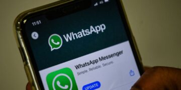 LEBIH 100 pengguna Whatsapp menjadi mangsa penggodaman perisian hasad dari Israel.-AFP