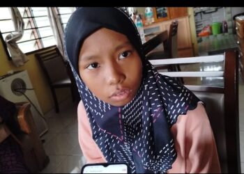 NUR Asiyifa Aszehari menceritakan semula kejadian yang meragut nyawa bapanya ketika ditemui di rumahnya di Kampung Jawa, Klang, Selangor hari ini-UTUSAN/ MOHAMAD NAUFAL MOHAMAD IDRIS