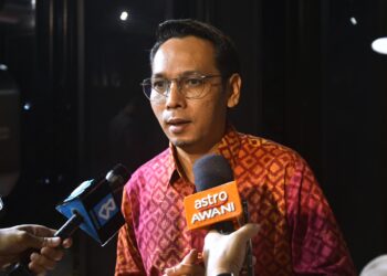 MOHD. Azlan Helmi Helmi ditemui pemberita pada Majlis Makan Malam Semarak Keadilan Kita Madani di Ipoh hari ini. -UTUSAN/ZULFACHRI ZULKIFLI