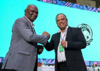 Dollah Salleh (kanan) dan Zainal Abidin Hassan memenangi jawatan Naib Presiden serta Exco FAM pada kongres pemilihan FAM bagi penggal 2025-2029.