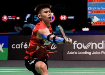 Kenneth Jonassen akan merangka latihan khusus untuk Leong Jun Hao (gambar) dan Justin Hoh berdasarkan persembahan kedua-duanya dalam Kejohanan Badminton Berpasukan Campuran Asia (BAMTC) 2025 di Qingdao, China, sebelum ini. - UTUSAN/SHIDIEQIIN ZON