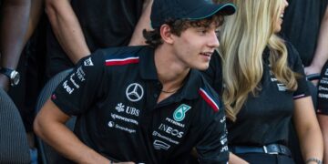 Andrea Kimi Antonelli menggantikan tempat Lewis Hamilton dalam  pasukan Formula Satu Mercedes musim ini. - AFP