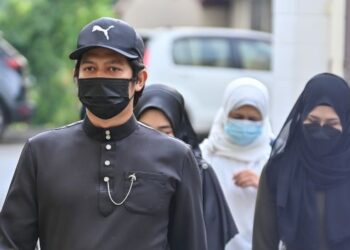 ZAIM Ikhwan Zahari dan Ismanira Abdul Manaf hadir bagi perbicaraan kes pertuduhan mengabaikan Zayn Rayyan Abdul Matiin dua tahun lalu.