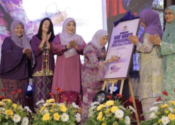 NANCY Shukri merasmikan Sambutan Hari Wanita Antarabangsa 2025 peringkat Zon Utara di Ipoh, Perak. - UTUSAN