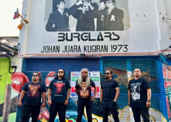 KUMPULAN muzik dari Perlis, Black Fire yang membuat kemunculan semula dan bakal menjadi kumpulan muzik pertama dari Perlis mengadakan persembahan di lima bandar sekitar United Kingdom (UK), pada April depan. – UTUSAN/MOHD. HAFIZ ABD. MUTALIB