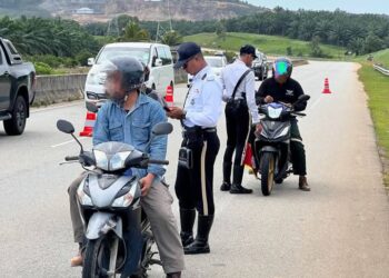 ANGGOTA polis menjalankan Op Selamat sempena sambutan Tahun Baharu Cina 2025.