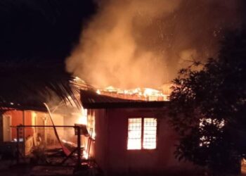 KEBAKARAN sebuah rumah di Kampung Berangan Enam, Jasin, Melaka yang mengorbankan lima nyawa.