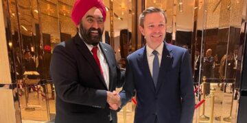 DATUK Amarjit Singh Gill (kiri) dipilih sebagai Presiden baharu Konfederasi Berbasikal Asia (ACC) selepas menewaskan calon dari Indonesia, Raja Sapta Oktohari, di Bangkok, Thailand, hari ini. - FOTO IHSAN PKBM