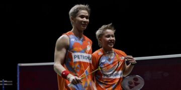 Pasangan beregu campuran negara, Chen Tang Jie-Toh Ee Wei, bakal berdepan ujian getir di Kejohanan Badminton All England  dengan tekanan tinggi untuk melakar kemenangan.  - UTUSAN/SHIDDIEQIIN ZON