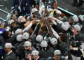 Philadelphia Eagles menjulang piala selepas menjadi juara pada perlawanan akhir Super Bowl ke-59.-AFP