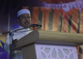 AHMAD Yahaya ketika berucap pada majlis Himpunan Ummah Selamatkan Malaysia 1.0 di Kompleks Pas Kedah di Alor Setar.