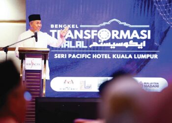 Ahmad Zahid Hamidi berucap pada Bengkel Transformasi Halal di Seri Pacific Hotel, Kuala Lumpur, semalam.