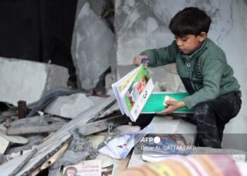 BANGSA  Arab berdepan dengan masalah kecetekan dan kerendahan nilai tamadun ilmu ekoran kerapnya berdepan dengan peperangan dan krisis kemanusiaan  (AFP). – GAMBAR HIASAN