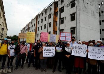 KEMENTERIAN Perumahan dan Kerajaan Tempatan (KPKT)  memaklumkan terdapat 250 projek projek perumahan terbengkalai di seluruh negara sejak 2009.  – GAMBAR HIASAN