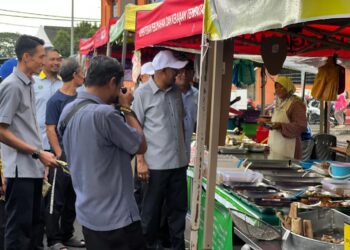 SEJUMLAH 322.6 kilogram (kg) lebihan makanan dan minuman berjaya dikumpulkan menerusi Program MySaveFood di bazar Ramadan Arau.-UTUSAN