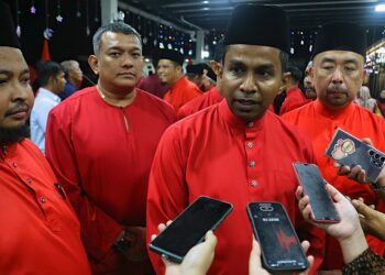 MOHAMAD Hanifah Abu Baker ketika ditemui pemberita pada Majlis Berbuka Puasa Bersama Presiden Bersatu di Nilai, Seremban semalam.