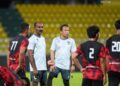 PEMAIN dan barisan jurulatih KDA FC masih belum mengetahui nasib mereka dalam Liga Super musim depan ekoran kemelut kewangan yang masih melanda pasukan itu. -IHSAN KDA FC