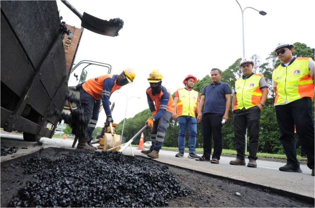 Banjir Johor: 800 ‘pothole’ baharu dikesan