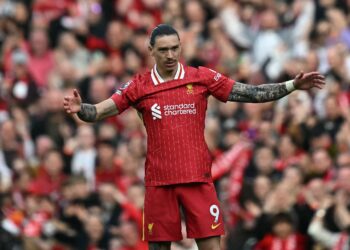 DARWIN Nunez meraikan kejayaan selepas menjaringkan gol penyamaan semasa perlawanan bola sepak Liga Perdana Inggeris (EPL) antara Liverpool dan Southampton di Anfield, Liverpool, hari ini. - AFP