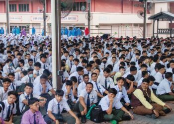 PERHIMPUNAN rasmi SMK Taman Jasminm 2 Kajang dimulakan pada jam 7.20 pagi di Dataran Jasmin.