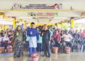 ANGGOTA Tunas Puteri yang membantu guru menyelenggarakan sumbangan sempena program Infaq Bakul Ramadan di Sekolah Kebangsaan (SK) Jerantut Jaya, Jerantut baru-baru ini.