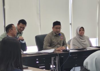 ZAMAKHSHARI Muhamad (dua dari kanan) ketika mempengerusikan sesi libat urus Pemadam Negeri Kelantan bersama 30 jabatan kerajaan, individu dan NGO di Kota Bharu, Kelantan hari ini. -UTUSAN/MUSTAQIM MOHAMED