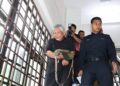 ABDUL RAZAK Ismail mengaku tidak bersalah di Mahkamah Majistret, Johor Bahru, Johor atas pertuduhan mencederakan seorang pemuda bukan Islam.