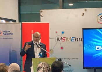 GOBIND Singh Deo ketika melancarkan program EmpowerHER Digital 2025 di SME Corp di sini, hari ini. UTUSAN/SABRINA ZULKIFLI