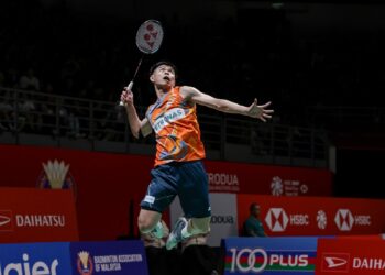 LEONG Jun Hao menewaskan  pemain Jepun, Koo Takahashi 21-19, 22-20 pada aksi pusingan pertama Terbuka Switzerland 2025 di St. Jakobshalle, Basel, semalam.