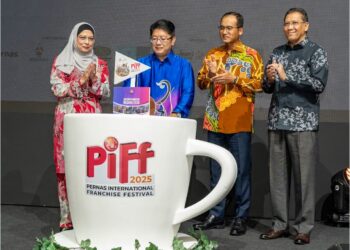 DARI kiri: Pengerusi Pernas, Datuk Hazimah Zainuddin, Ewon Benedick, Ketua Setiausaha KUSKOP, Datuk Seri Dzaimee Daud dan Pemangku Ketua Pegawai Eksekutif Pernas, Tengku Mohamed Fadhli Tengku Hamzah pada majlis pelancaran Festival Francais Antarabangsa Pernas  2025 di Pusat Konvensyen Kuala Lumpur, baru-baru ini.