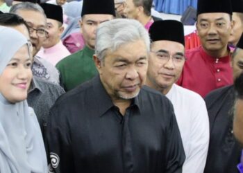 AHMAD Zahid Hamidi hadir ke Jamuan Hari Raya Aidilfitri UMNO Bahagian Sungai Besar di Sabak Bernam, Selangor, malam tadi.