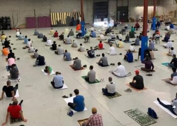 SUASANA di dalam masjid yang menjadi sasaran penyerang Islamofobia di Toronto, Kanada. - AGENSI