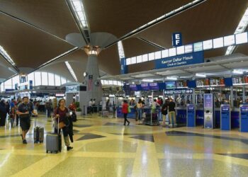 MALAYSIA merekodkan kedatangan lebih tinggi pelancong asing selepas pembukaan semula sempadan antarabangsa. – GAMBAR HIASAN