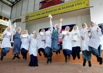 CALON STPM 2022 bakal mengetahui keputusan pada 13 Julai 2023. - GAMBAR HIASAN