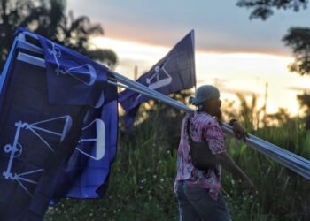 BN dicadang mengasingkan diri dengan menyerahkan kepada gabungan mmpunyai kerusi lebih banyak menentukan pembentukan kerajaan.